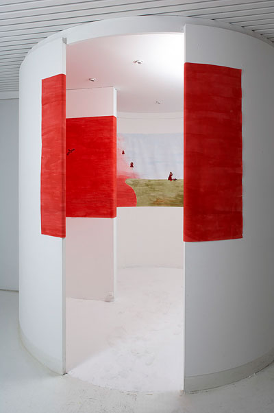 Vibe Bredahl PUNBIRDS PANORAMA 2005 120 x 10000 cm I dag død I morgen rød. Jeg blæser dig luft under vingerne. Du flyver højere end vingerne bær. Purchased by the Danish Arts Foundation in 2007