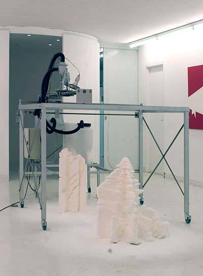Henrik Menné 80S 2005 candle wax, heat bulb, aluminum variable dimensions (machine 170 x 150 x 120 cm) Jes Wind Andersen all works are from 2005 and alkyd enamel on canvas Henrik Menné 80S 2005 candle wax, heat bulb, aluminum variable dimensions (machine 170 x 150 x 120 cm) Jes Wind Andersen all works are from 2005 and alkyd enamel on canvas