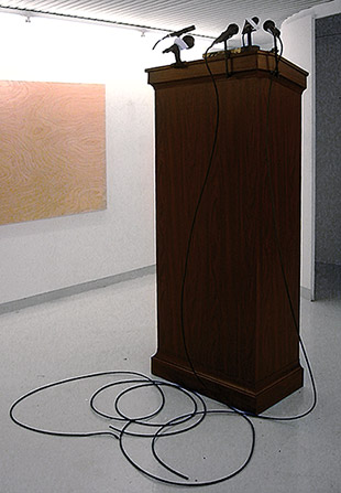 Mads Thomsen Uden titel 2006, mixed media 200 x 72 x 42 cm