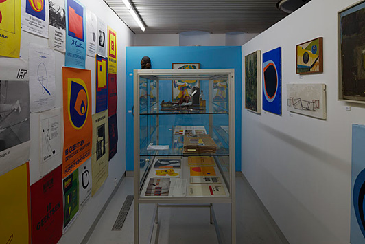 A selection of the late Ib Geertsen’s posters, works, exhibition catalogues and objects. Installed in Galleri Tom Christoffersen’s projectroom, Cube.