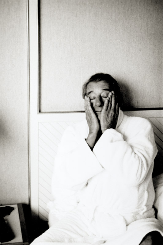 Tove Kurtzweil Helmut Newton in his hotel room, Gothenburg, October 1997