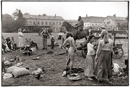Susanne Mertz Fredens eng Sankt hans 1976 print on Baryth paper 70 x 100