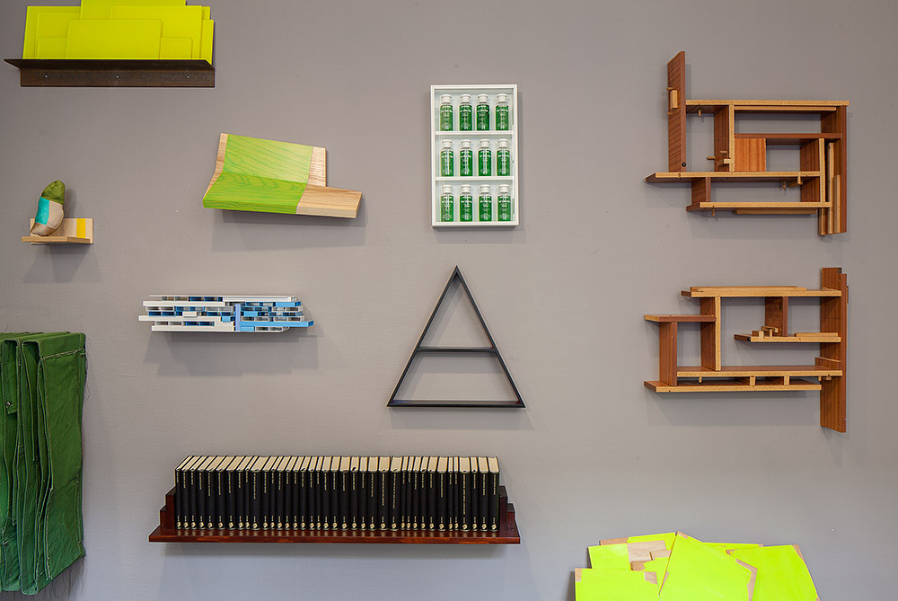 10 SHELF SHOW Installation view