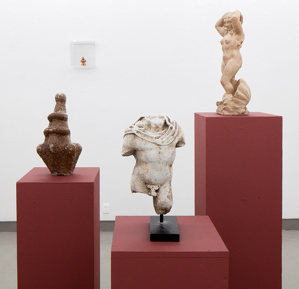 10 TEN DAYS - TEN SCULPTURES Installation view