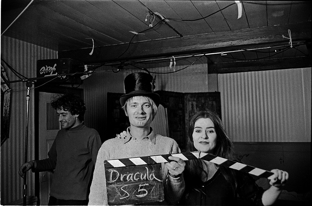 Tre Piger og en Gris Spillefilm Fotograf Teit Jørgensen Instruktion Per Kirkeby, Lene Adler Petersen, Ursula Reuter Christiansen, Elisabeth Therkelsen Produktion Flip Film/SFC 1972