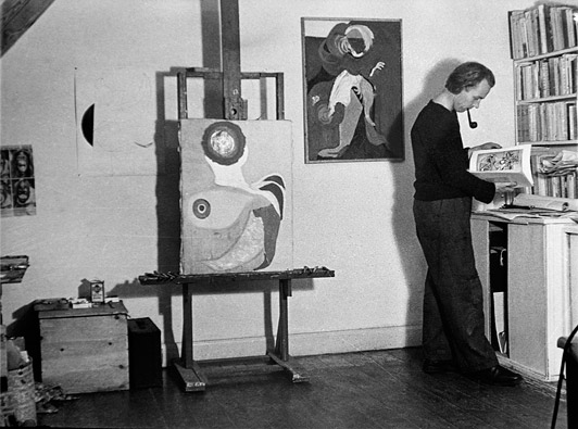 Ib Geertsen in his studio, Birkerød, Nov. 1942. Photo: Keld Kreutzfeldt.