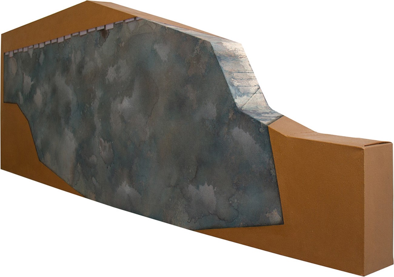 Ate-2, Astrid Christiansen, Repeat (Go), 2014, Acrylic, bronze powder and lacquer on canvas, 70x210cm