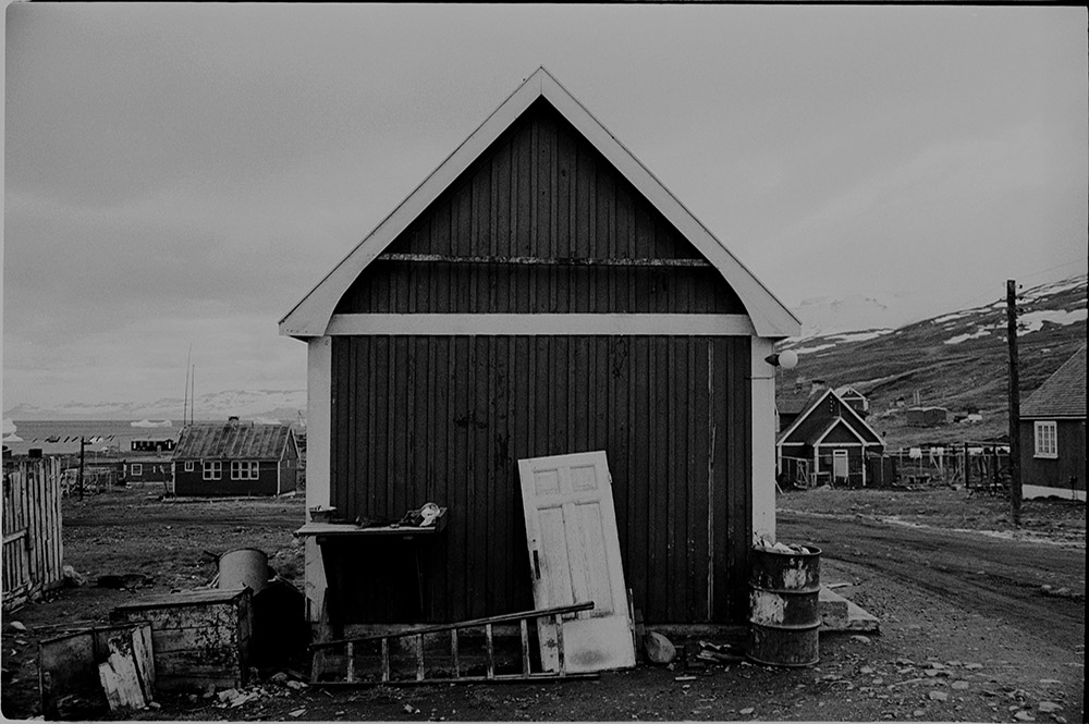 Da Myndighederne sagde Stop Dokumentarspillefilm Fotograf Teit Jørgensen Instruktion Per Kirkeby og Arqaluk Lynge Produktion Flip Film/SFC/DR 1972