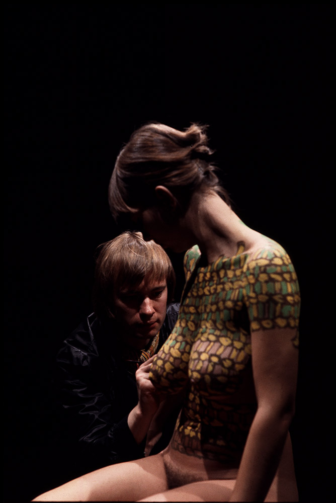 En Film om Tatoveringer Dokumentarfilm Fotograf Teit Jørgensen Instruktion Nils Vest Produktion Den Danske Filmskole 1969 (Per Kirkeby og Dorthe Møller Andersen)