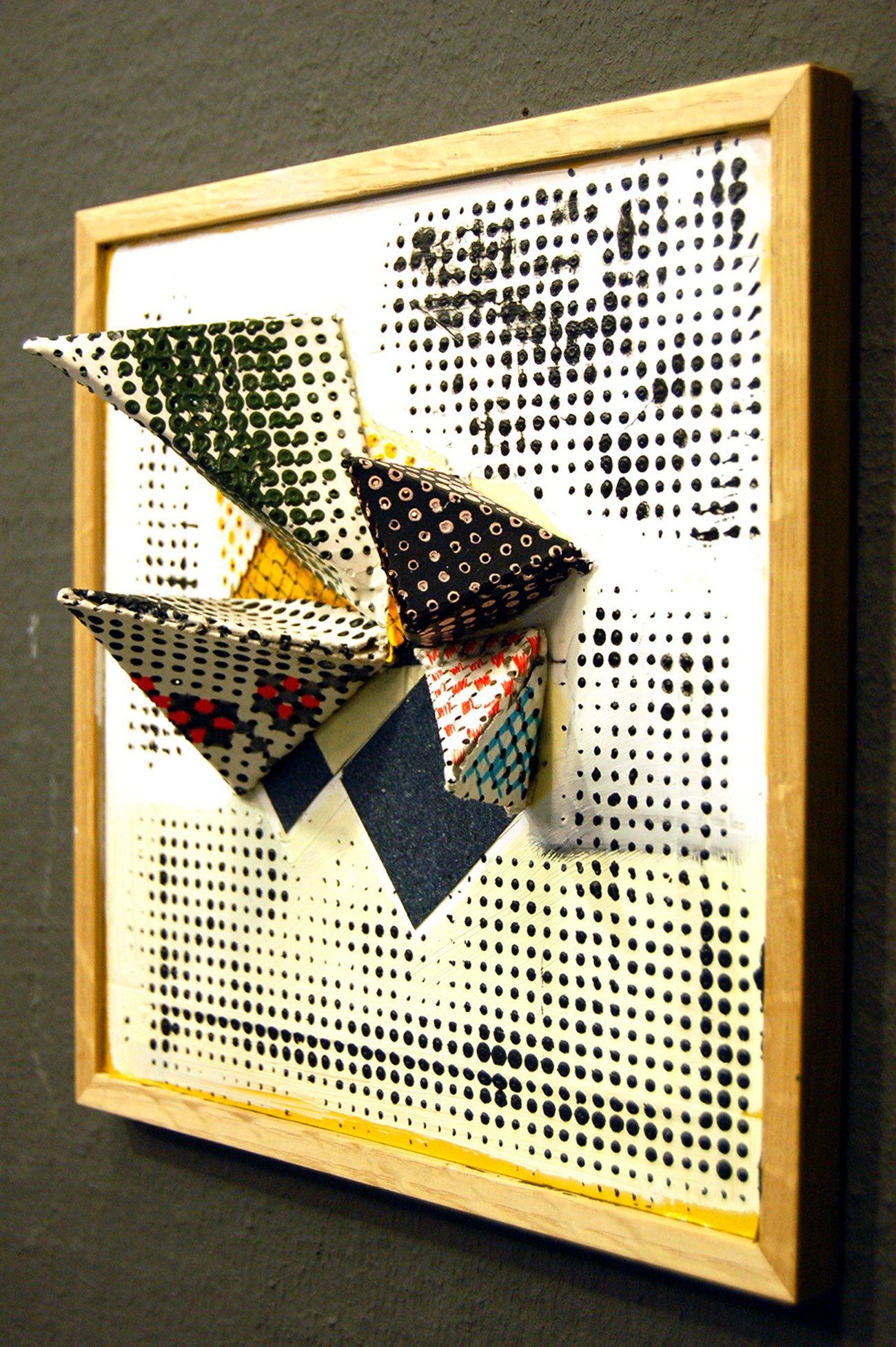 Anna Sørensen: Untitled (13), 2016, Paperobjects, paint and collage on paper , 30 x 15 x 8 cm