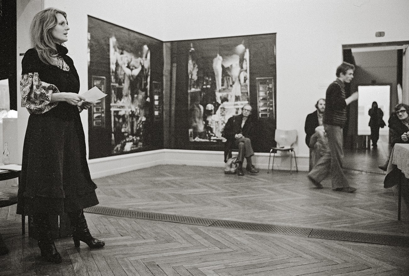 Susanne Mertz: Trikotage, St. Strandstræde. 1975, Installationview from the woman exhibition "XX" at Charlottenborg 1975., Susanne Mertz: Trikotage, St. Strandstræde. 1975, installationview from the woman exhibition "XX" at Charlottenborg 1975.