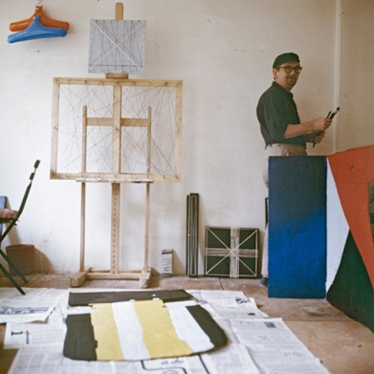 Susanne Mertz: Albert Mertz i Savigny sur Orge, 1968, Archival Pigment Print, 60 x 60 cm