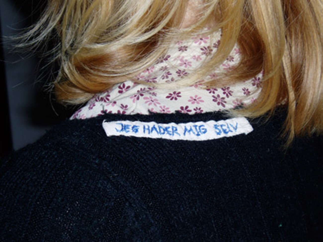 Gudrun Hasle: Jeg hader mig selv (fra projektet Relabeling 2004-2008), 2014, C-print , 54 x 72 cm , 2/5 + 1AP