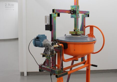 Henrik Menné: TB20 - Sanding Device, 2016, Tumbling mixer, iron, bucket, sand and plaster, 190 x 70 x 130 cm