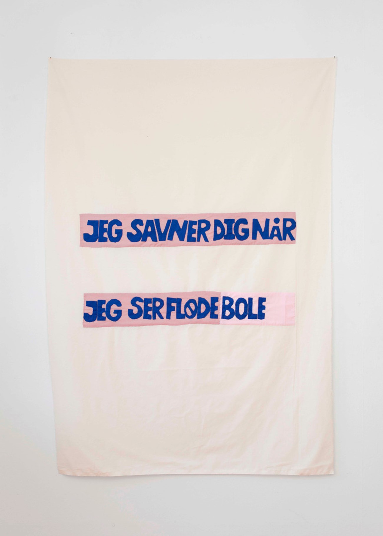 Gudrun Hasle: Jeg savner dig når jeg ser flødebole, 2017, Textile, 165 x 116 cm