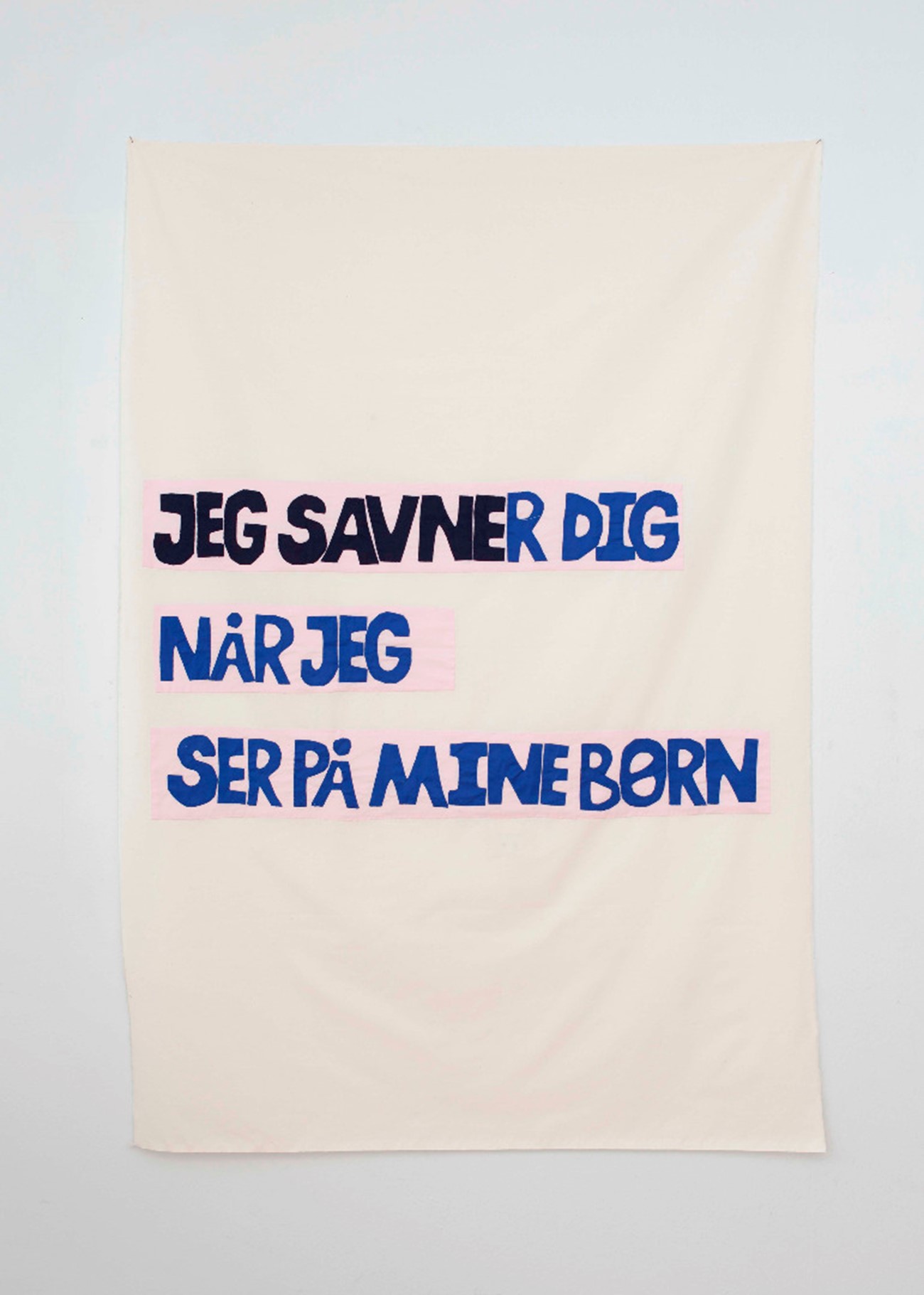 Gudrun Hasle: Jeg savner dig når jeg ser på mine børn, 2017, Textile, 165 x 116 cm