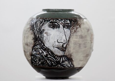 Knud Odde: Moon Jar, 2018, Glazed ceramics, H 40 / Ø 40 cm
