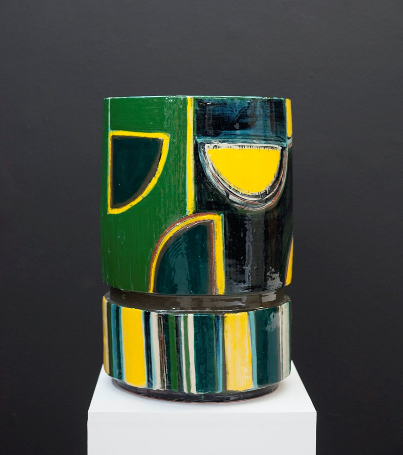 Anna Sørensen: Untitled (3), 2020, Glazed ceramics, H 48 / Ø 32 cm