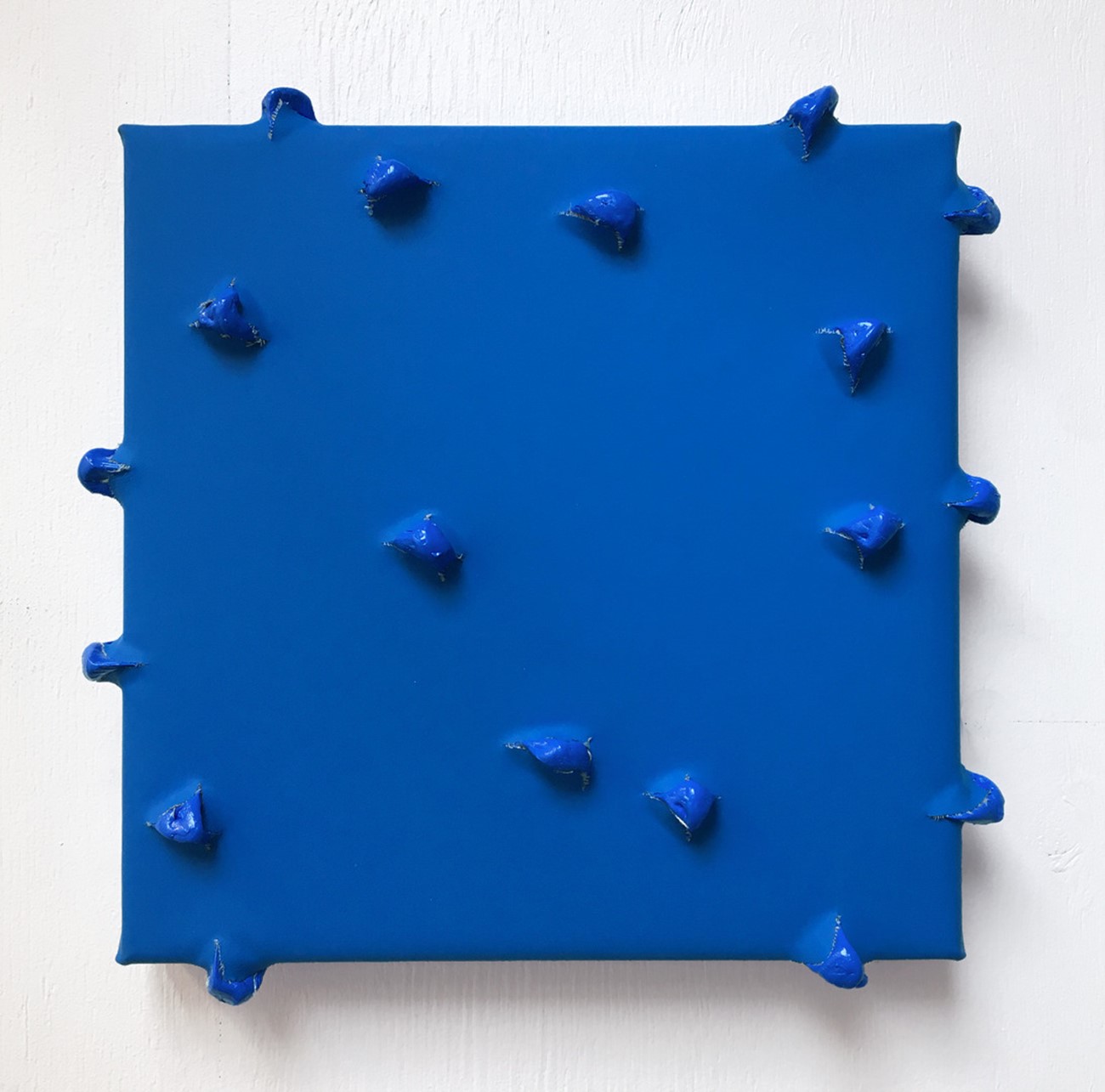 Lars Christensen: Organic object#03 (blue, cobolt blue, ultramarine), 2018, Acrylic on canvas, 30 x 30 x 4 cm